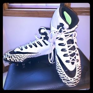 Nike Force Savage Men's Football Cleat